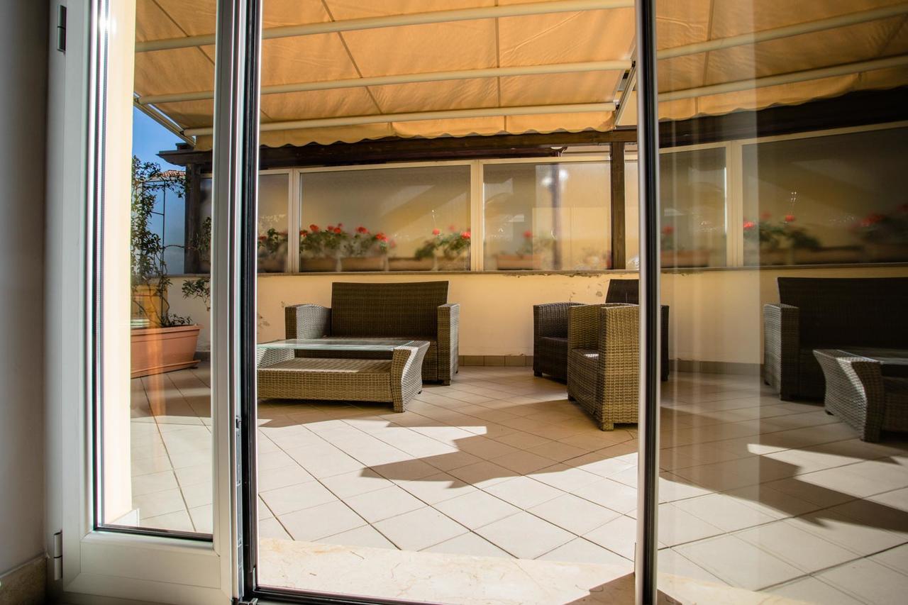 Terrazza Di Pinerolo Apartamento Exterior foto