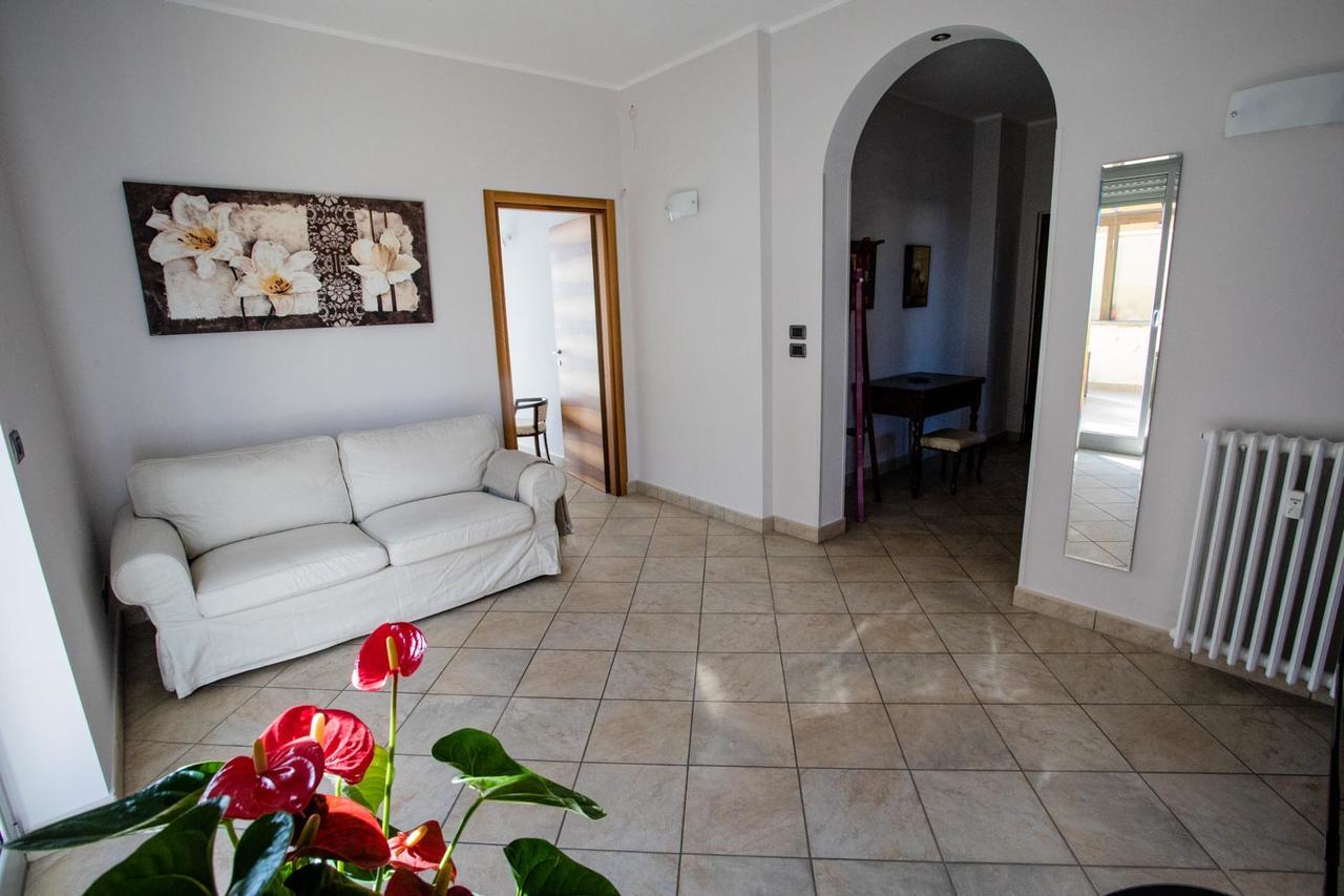 Terrazza Di Pinerolo Apartamento Exterior foto